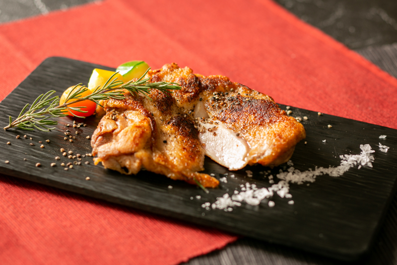 〈ランチ＆ディナーブッフェ〉銘柄鶏とシェフこだわり料理のナトゥーラグルメフェア