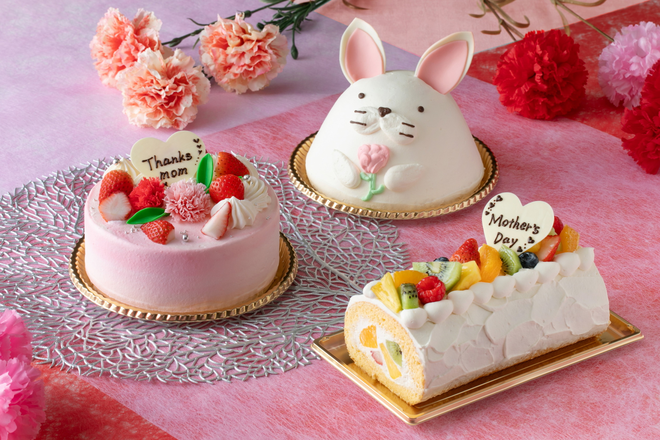 母の日スイーツギフト2025】カーネーションをあしらったショートケーキ