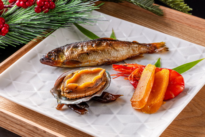 和食・洋食・中華、3種の味わいを贅沢に堪能「おせち三段重」「おせち一段重」