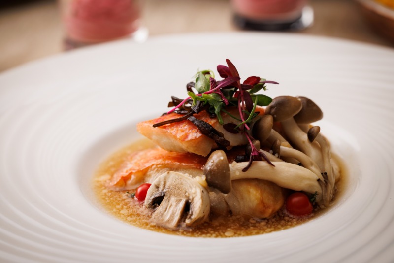 ランチ＆ディナーブッフェ 「鉄板焼きサーロインステーキ＆冬を彩るウィンターグルメフェア」