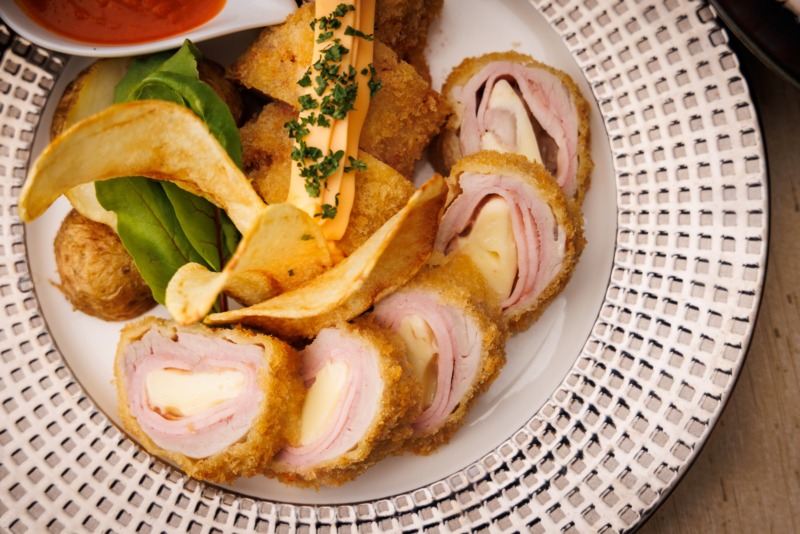 ランチ＆ディナーブッフェ 「鉄板焼きサーロインステーキ＆冬を彩るウィンターグルメフェア」